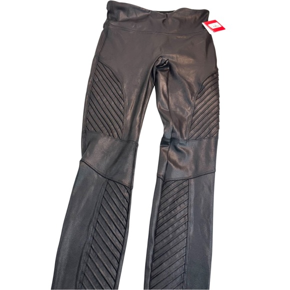 Spanx Women’s Faux Leather Moto Leggings Color: Very Black Size: XS/TP NWT. - Picture 8 of 16